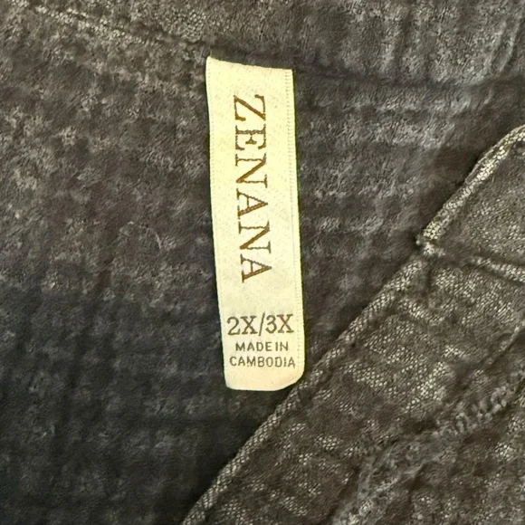 Chic Soul Women’s 2X/3X Cute And Carefree Top, Ash Black Plus Size Short Sleeve - Picture 6 of 11